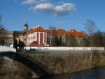 Nově opravený klášter v Plasích